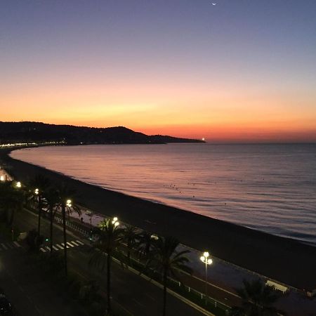 Appartement Front De Mer - Promenade Des Anglais Ница Екстериор снимка